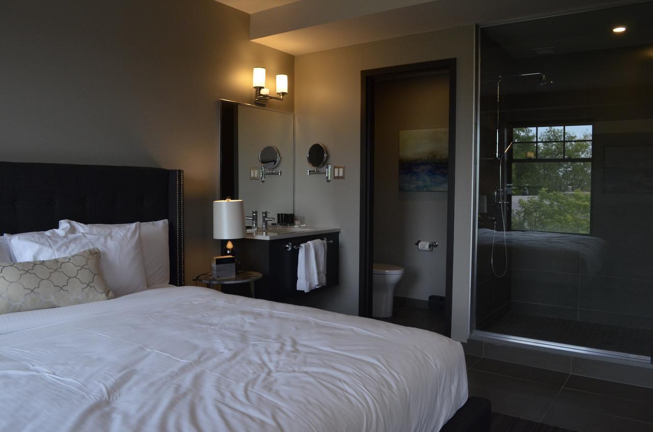 British Hotel And Public House Gatineau Room photo